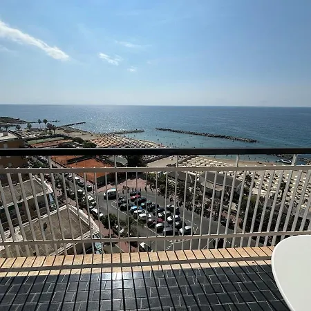 B200 Vittoria - Elegante Dimora Panoramica Daire